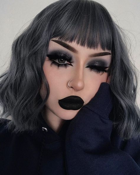 𝑨𝒎𝒃𝒆𝒓⁷ on Instagram: “blue & grey 🌧 had bts’ new album on while doing my makeup so this look is pretty much inspired by that lol i’ve also never winked in pics…” Classic Hybrid Lashes, Baby Braid Styles, Natural Glam Bridal Makeup, Black Eyeshadow Makeup, Valentine Day Aesthetic, Maquillage Goth, Glam Bridal Makeup, Wallpaper Makeup, Hybrid Lashes