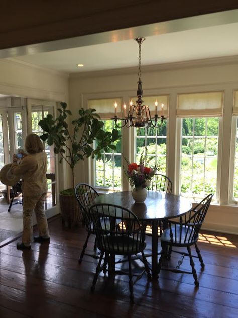 A Tour of Turkey Hill with Martha Stewart and Friends Martha Stewart Living Room, Martha Stewart Kitchen, Turkey Hill, Martha Stewart Home, Turkey Tour, Barn Kitchen, Built In Cabinet, Martha Stewart Living, Entry Hall