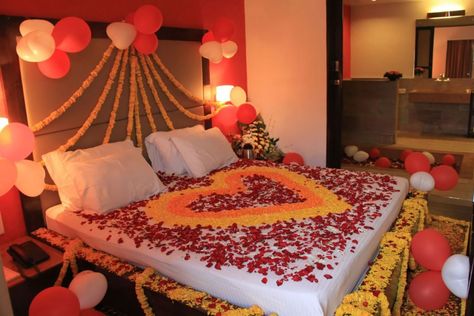 15 DIY Bedroom Decoration for a Romantic Valentine's Day Who would’ve thought that Valentine brought home could be way more romantic? Here are 15 handmade bedroom decoration ideas for a memorable Valentine. Valentine Bedroom Decor, Bridal Room Decor, Wedding Night Room Decorations, Valentines Bedroom, Romantic Room Surprise, Romantic Room Decoration, Wedding Bedroom, Wedding Bed, Wedding Room Decorations