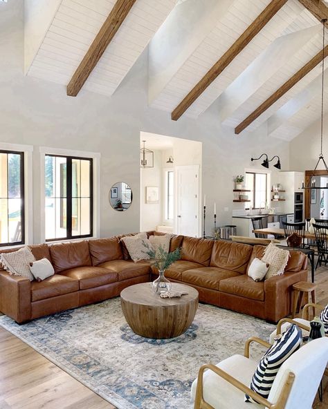 Modern Farmhouse Inspo on Instagram: “I get so many questions about this sofa every time I post it. So let me tell you a story. Once upon a time I wanted a leather sectional...…” U Couch, Leather Sectionals, Leather Couches Living Room, Leather Couches, Couches Living, Furnitur Ruang Keluarga, White Chairs, Modern Farmhouse Living, Modern Farmhouse Living Room