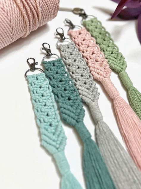 Paracord Macrame Keychain, Macrame Keychain With Beads Tutorial, Best Macrame Cord For Keychains, Macrame Keychain Tutorial Step By Step Free, Square Knot Keychain, Macrame Key Ring Diy, Macrame Key Chain Tutorial, 2 Color Macrame Keychain, Macrame Key Chains Patterns