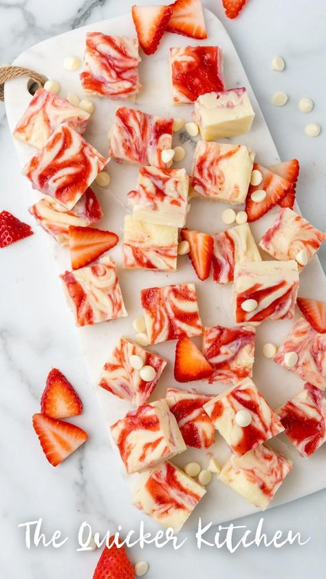 Homemade Valentines Candy, Valentine’s Recipes, Valintine Gifts, Fruit Fudge Recipes, White Chocolate Valentine Treats, Valentines Fudge Recipes, Valentine’s Day Candy Recipes, Valentine’s Day Recipes, Strawberry Cheesecake Fudge