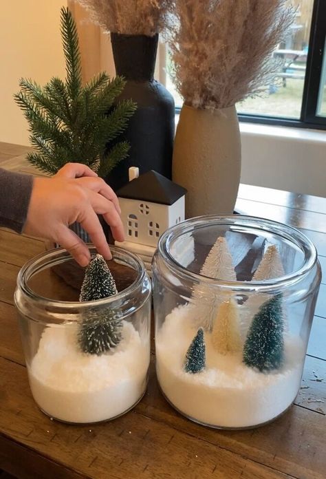 Bring the magic of Christmas into your home or workplace by making some easy DIY snow globes. Step 1: Make your snow ! I was looking for fake snow everywhere and I finally found some on Amazon. You can use any fake snow you find to achieve the same effect I got. I grabbed a large enough mixing bowl to start making my snow. This is the fake snow I purchased from Amazon . It’s called instant snow by Let it snow and all you do is add water ! For this small baggie I added half a gallo… Waterless Snow Globe Diy, Diy Snow Globes, Christmas Snow Globes Diy, Waterless Snow Globe, Snow Recipe, Snow Decorations, Snow Crafts, Globe Diy, Snow Globe Crafts