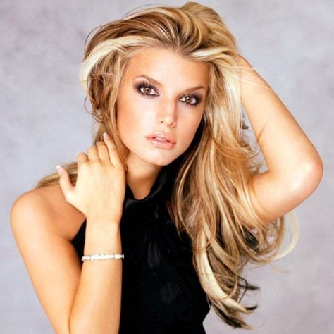 Hair Color Blonde With Lowlights, Jessica Simpson Daisy Duke, Blonde With Lowlights, Brown Eye Makeup, Jessica Simpson Hair, Undercut Haircut, Hair Color For Fair Skin, Hair Color Blonde, Hair Blond