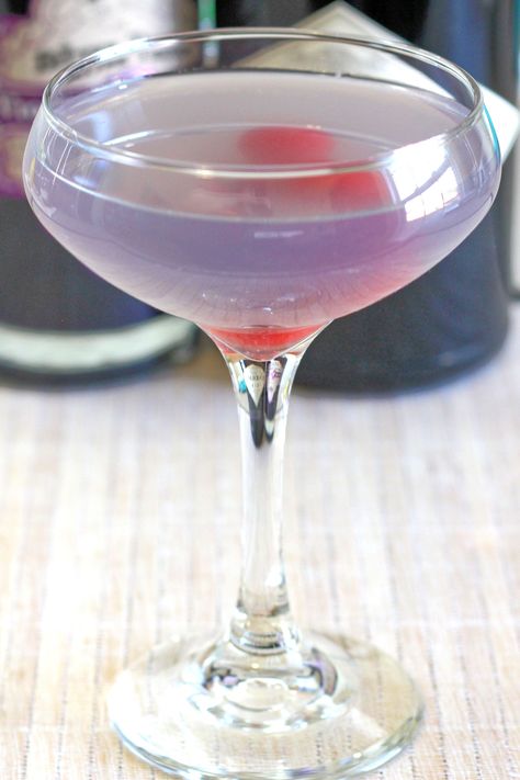 Aviation Cocktail recipe | Mix That Drink Easter Alcoholic Drinks, Aviator Cocktail Recipe, Easter Cocktail Recipes, Bbq Drinks, Easter Drink, Holiday Party Drinks, Wine Cocktail Recipes, Iced Tea Cocktails, Easter Cocktails