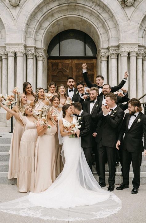 Wedding Color Scheme Champagne, Wedding Colours Champagne, Champagne Bridesmaid Black Groomsmen, Champagne Bridesmaid Dress With Black Suit, Bride And Groom Group Photos, Gold White And Champagne Wedding, Champagne And Neutral Wedding, Ivory Bridesmaid Dresses With Groomsmen, Fall Wedding Neutral Color Scheme