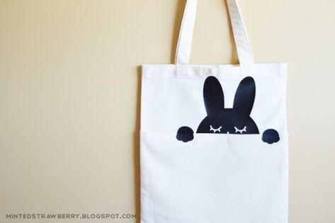 Kawaii Party, Rabbit Crafts, Canvas Bag Design, Sac Diy, Diy Tote, Bunny Bags, Easter Fashion, Painted Tote, Diy Tote Bag