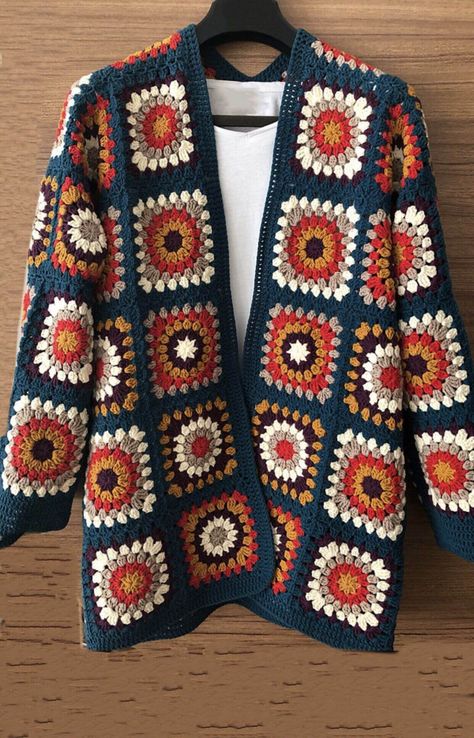 15 Crochet Granny Square Jacket Cardigan Free Pattern Pola Kardigan, Jaket Crochet, Crochet Cardigan Tutorial, Granny Square Haken, Cardigan Au Crochet, Granny Square Sweater, Haine Diy, Gilet Crochet, Crochet Cardigan Sweater