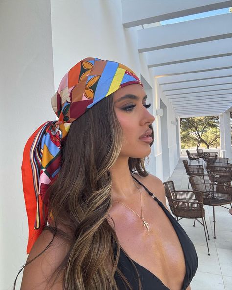 🧡✨🍒.. Print Bandanas! Www.sorelleuk.com Bathing Suits With Head Scarf, Dress And Bandana Outfit, Head Scarf With Bathing Suit, Cute Head Scarf Styles, Summer Bandana Hairstyles, Beach Festival Makeup, Outfit With Scarf On Head, Bandana Festival Outfit, Scarf On Head Outfit