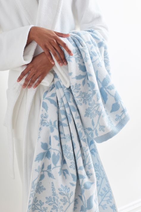 Refresh your washroom with new bath towels and linens, including options in a range of sizes and materials, plus shower curtains, bath rugs, and robes. Emma Style, Spring Layers, Top Of Bed, The Company Store, Quick Dry Towel, Blue Towels, Cotton Bath Towels, Drying Towels, Bath Linens