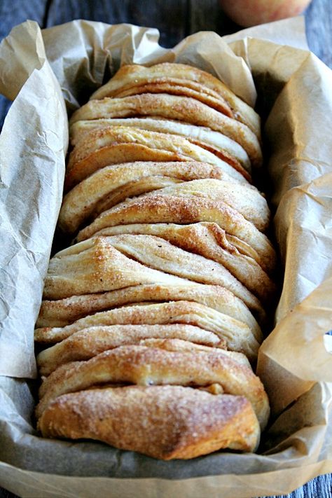 Apple Pull Apart Bread, Biscuit Dough Recipes, Pillsbury Biscuits, A Loaf Of Bread, Flaky Biscuits, Canned Biscuits, Bake Goods, Cinnamon Recipes, Loaf Of Bread