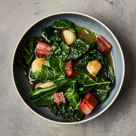 Sautéed Greens, Greens Soup, Cookbook Club, Keto Vegetables, Delicious Sides, Sauteed Greens, Garlic Recipe, Cold Weather Food, Garlic Recipes