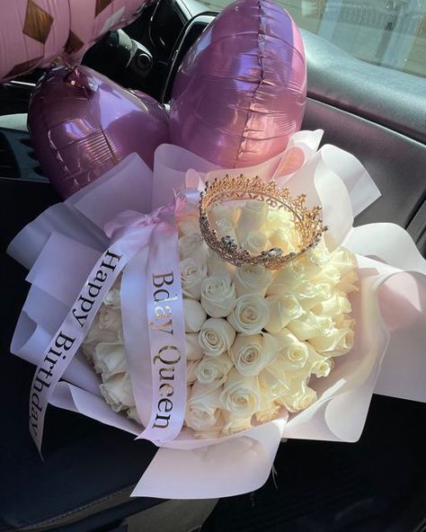 💐UrFavBouquets on Instagram: "100 roses 😍 Regalito bouquet 💝" 100 Flowers Bouquets, Birthday Bouquet Ideas For Her, Bouquet Of Flowers For Birthday, Birthday Roses Bouquet, 100 Roses Bouquet, Money Roses, Birthday Present Ideas, Roses Birthday, Roses Bouquet Gift