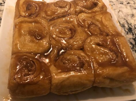 Easy Carmel Rolls Recipes, Best Caramel Rolls Recipe, Homemade Caramel Rolls, Rhodes Bread Dough, Homemade Bread Dough, Frozen Dinner Rolls, Caramel Rolls, Frozen Rolls, Caramel Treats