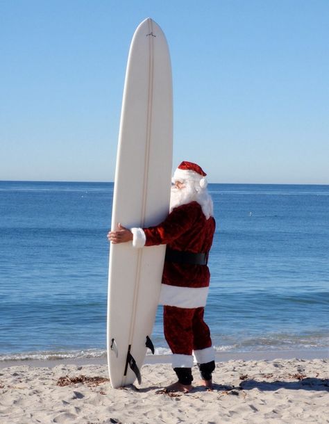 Surfing Santa! San Diego Beach Wedding, Myrtle Beach Vacation Rentals, Surfing Santa, Christmas In Australia, Aussie Christmas, Florida Christmas, Myrtle Beach Vacation, Beachy Christmas, Beach Santa