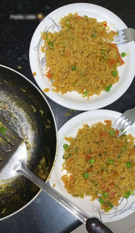 Maggie Pic Food, Maggie Snap Streak, Khichdi Snap, Maggie Snapchat Story, Fake Snap Pic Food, Veg Chow Mein Recipe, Maggie Snap, Eating Food Funny, Foodie Instagram