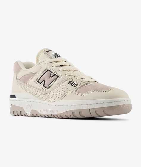 The BB550 item  by  New Balance from the  SU2024 collection, has arrived SVD. Sneaker New Balance, Back To School Shoes, Beige Sneakers, Pretty Shoes Sneakers, Sneaker Sale, Mens Outfit Inspiration, Fresh Shoes, Cute Sneakers, Shoe Inspo