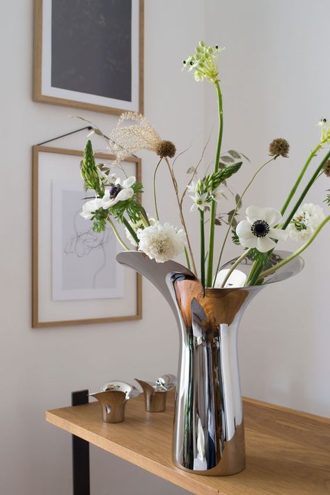 Elegant, fresh white spring flowers including anemones, scabiosa, ornithogalum styled with textural grasses and seed heads in the new, sculptural Bloom Botanica vase, designed by Helle Damkjær for Georg Jensen. #danishdesign #springflowers #georgjensen #bloombotanica George Jensen, Paid Partnership, Urban Gardens, White Anemone, Registry Items, From Dress, Tall Candle, Feeling Inspired, Nordic Interior