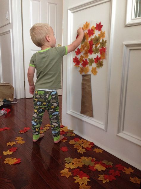 Easy Fall Tree Activity for Toddlers - Toddler Approved Fall Activities For Toddlers, Fall Crafts For Toddlers, Thanksgiving Crafts For Toddlers, Quiet Time Activities, Fun Fall Crafts, Easy Fall Crafts, Fall Tree, Thanksgiving Crafts For Kids, Fall Crafts Diy