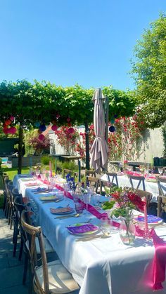 Summer Diner Aesthetic, Spring Themed Dinner Party, Italian Summer Aesthetic Party, 21 Diner Ideas, 21 Diner Menu, Diner Theme Party, Summer Dinner Aesthetic, Summer Dinner Party Aesthetic, Sweet 16 Dinner