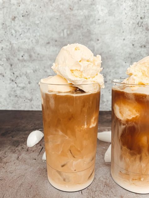 Ice Cream In Coffee, Iced Coffee Ice Cream, Cold Brew Float, Coffee Float Recipes, Ice Coffee With Ice Cream, Coffee And Ice Cream Drinks, Ice Cream And Coffee Shop Ideas, Iced Coffee With Ice Cream, Ice Cream Floats Ideas