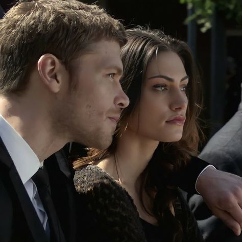 Hayley And Klaus, Hayley The Originals, Klaus From Vampire Diaries, Avatar Cartoon, Teen Actresses, Original Vampire, Joseph Morgan, The Originals Characters, Phoebe Tonkin