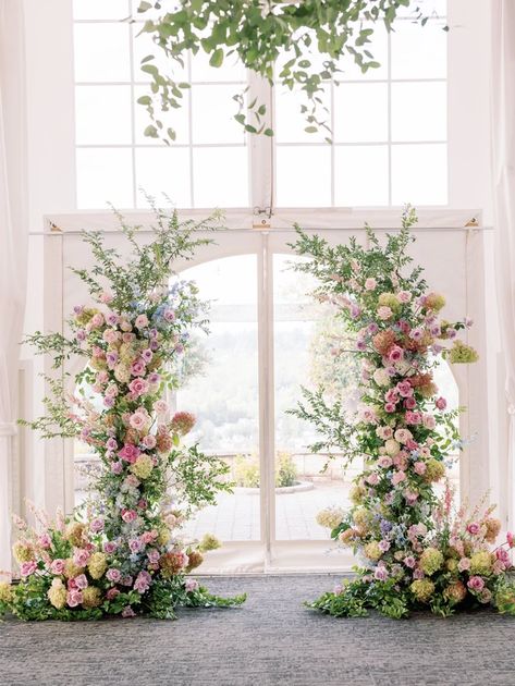 Doorway Arch, Church Wedding Flowers, Floral Arch Wedding, Designer Working, Reception Tables, Arch Flowers, Wedding Altars, Flower Installation, Wedding Ceremony Flowers