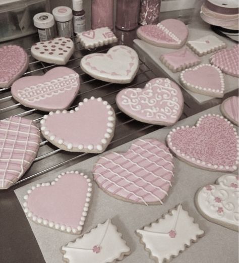 Pink Snacks, Pink Cookies, Cute Baking, Pretty Birthday Cakes, Valentine Cookies, Sweet 16 Parties, Pink Girly Things, Type S, Pink Birthday