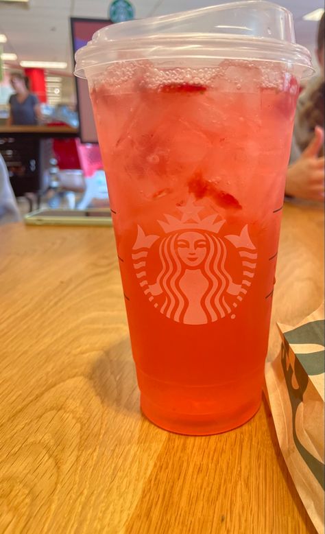 Starbucks Aesthetic Strawberry Acai, Strawberry Refresher Starbucks, Strawberry Acai Refresher Recipe, Strawberry Starbucks Drink, Strawberry Refresher, Starbucks Strawberry Acai Refresher, Fav Drink, Starbucks Drink Menu, Starbucks Holiday Drinks