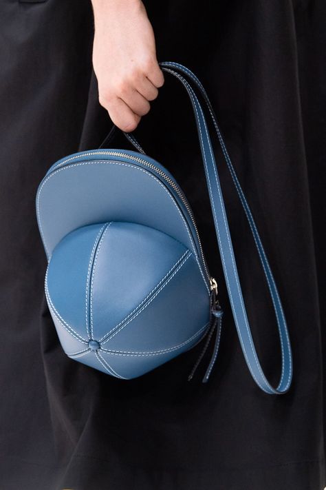 Creative Bag, Fashion Week Spring 2020, Cheap Purses, Popular Handbags, Handbags Affordable, Cheap Handbags, Fancy Bags, J W Anderson, 2020 Fashion