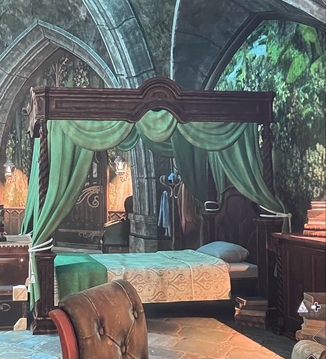 Slytherin Common Room Bedroom, Slytherin Room Aesthetic, Slytherin Inspired Bedroom, Slytherin Room Ideas, Slytherin Dorm Room, Hogwarts Dorm Room, Slytherin Dormitory, Shifting To Hogwarts, Slytherin Bedroom