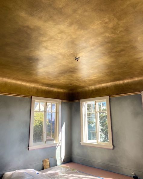 All Posts • Instagram Gold Ceiling Bathroom, Gold Painted Ceiling, Metallic Ceiling Paint, Gold Wall Paint Living Room, Gold Ceiling Paint, Metallic Gold Wall Paint, Painted Ceiling Ideas Bedroom, Colored Ceiling Bedroom, Caroline Lizarraga