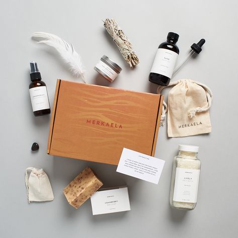 Subscription Box Business Ideas, Subscription Box Packaging Ideas, Self Care Subscription Boxes, Subscription Box Photography, Wellness Box Ideas, Product Box Photography, Box Product Photography, Subscription Box Packaging, Skincare Shoot