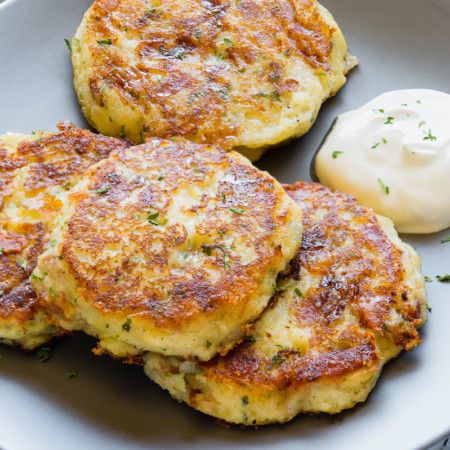 Best Mashed Potato Patties - Busy Cooks Fried Mashed Potato Patties, Fried Potato Patties, Fried Mashed Potatoes, Mashed Potato Patties, Mashed Potato Pancakes, Potato Cakes Recipe, Mashed Potato Cakes, Loaded Mashed Potatoes, Best Mashed Potatoes