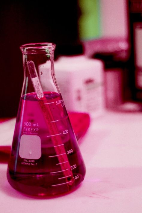 Watch a solution change from pink to clear and back again with the hot and cold demonstration. (Ty Nigh) Science Aesthetic, You Are My Moon, Biology Labs, Chemistry Experiments, Mad Scientist, Pink Walls, Science Art, Pharmacist, Pink Aesthetic