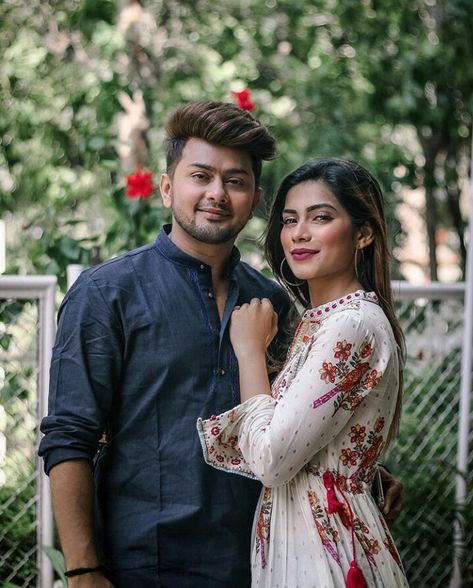 Awez Darbar❤Nagma Mirajkar Awez Darbar, Nagma Mirajkar, Teen Celebrities, Famous Stars, Boy Poses, Cute Love Couple, Instagram Models, Best Couple, Couples Photoshoot