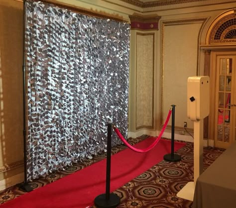 800x800 1426282254210 silver bd open booth Hollywood Photo Backdrop, Creative Photo Booth Ideas Events, Red Party Ideas, Hollywood Dance, Hollywood Birthday Parties, Red Carpet Theme, Photobooth Backdrop, Hollywood Birthday, Open Photo