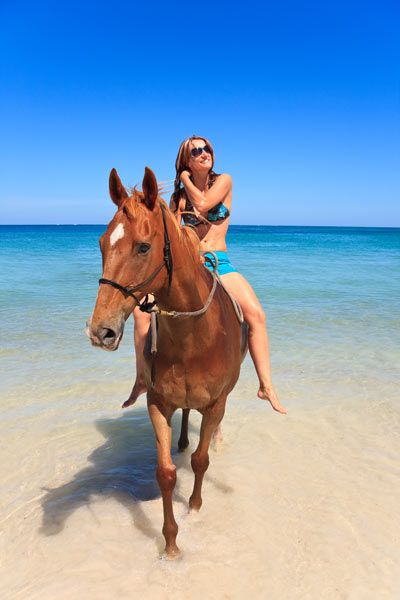 Going horseback riding along the beach. Horseback Riding Aesthetic Beach, Horseback Riding Aesthetic, Beach Horseback Riding, Kangaroo Rat, Ride Along, Travel Articles, Pictures Of People, Rural Life, Farm Girl