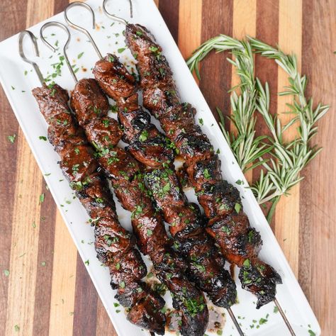 Grilled Lamb Recipes, Recipes For Lamb, Lamb Kabobs, Bbq Lamb, Lamb Kebabs, Lamb Skewers, Moroccan Recipes, Pellet Grill Recipes, Grilled Lamb