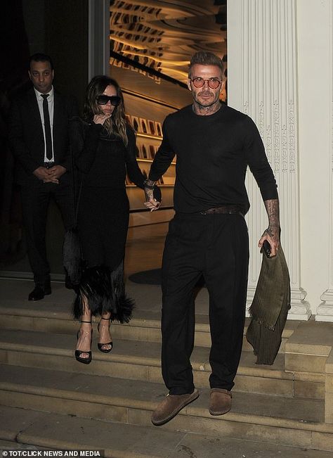 David Beckham Outfit, David Beckham Style Outfits, David Beckham Suit, David Beckham Style, Posh And Becks, Party Outfit Men, Black Outfit Men, Victoria And David, Classy Outfits Men