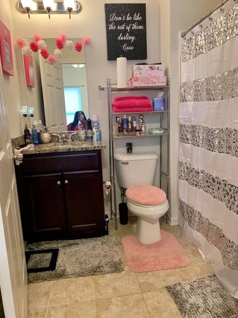 Girl Bathroom Decor, Girly Bathroom, Girl Apartment Decor, Dorm Bathroom, Girly Apartment Decor, First Apartment Decorating, Restroom Decor, Apartment Living Room Design, Dream Apartment Decor