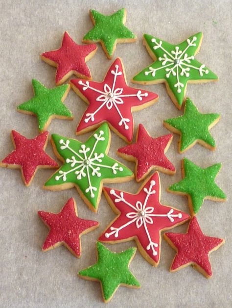 Red Moonrise: Christmas 2012 Cookies Star Christmas Cookies, Star Cookies Decorated, Decorated Biscuits, Iced Christmas Cookies, Biscuit Decorating, Star Sugar Cookies, Decorated Christmas Cookies, Xmas Cookie, Christmas Sugar Cookies Decorated