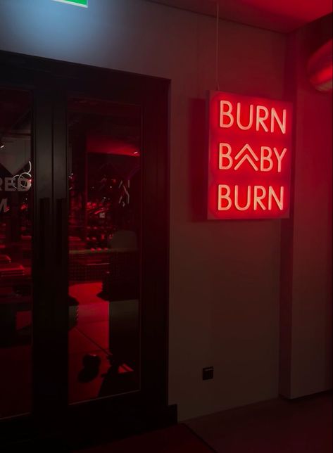 My first workout at Barry’s Bootcamp, Frankfurt Girl Gym Routine, Barrys Bootcamp, Morning Gym, Gym Poster, Liv Pure, Gym Trainer, Boot Camp Workout, Black Fitness, Boxing Gym