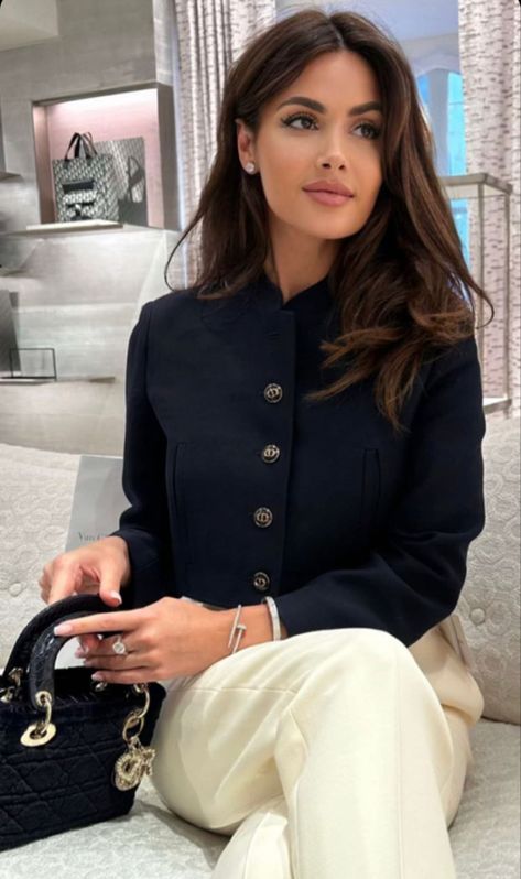 Elegant Outfit Classy, Elegante Casual, Classy Work Outfits, Looks Chic, Work Outfits Women, Classic Outfits, Mode Inspiration, Business Outfits, How To Look Classy