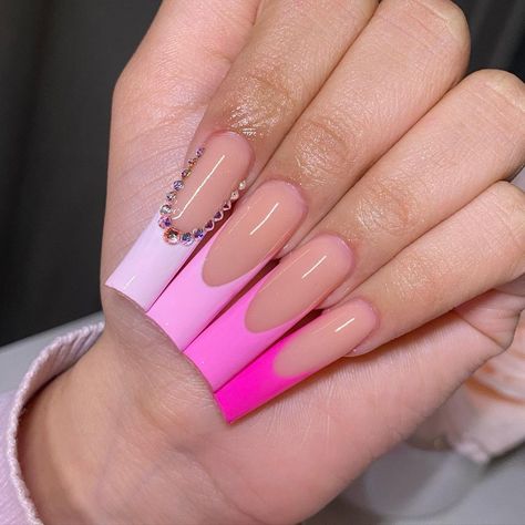 Shades Of Pink Nails, Rose Gold Nails Design, Hot Nail Designs, Trajes Kylie Jenner, Tapered Square Nails, Celebrity Nails, Ombre Acrylic Nails, Rose Gold Nails, Exotic Nails