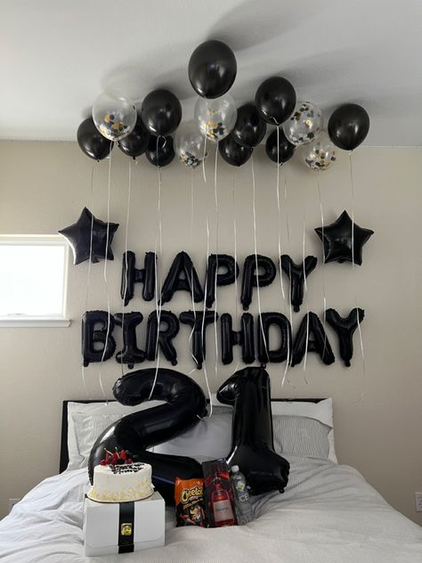 25th Birthday Ideas Boyfriend, Birthday Decorations For Hubby, Boyfriends 25th Birthday Ideas, Men’s Birthday Decor Simple, Happy Birthday Hombre, Birthday Set Up Ideas For Him, Birthday Decor For Him, Birthday Room Surprise, Bf Birthday