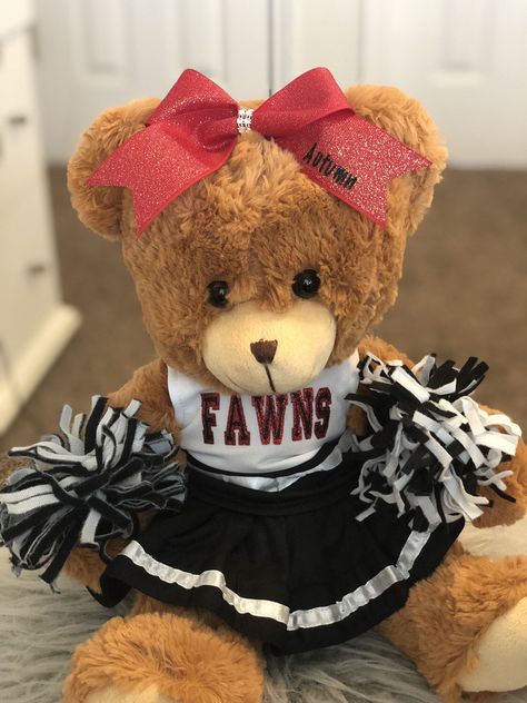 Senior Night Gift Ideas Cheerleading, School Cheerleader, Senior Cheerleader, Mama Bear Design, Cheer Banquet, Cheer Coach Gifts, Graduation Party Diy, Senior Night Gifts, Cheerleading Gifts