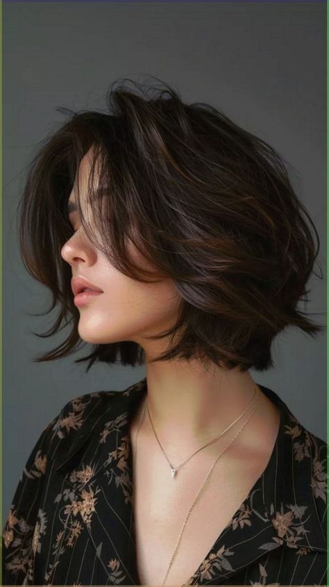 Short Haircut Style Women, Chin Length Hair Wavy Curls, Short Haircuts For Voluminous Hair, Feminin Short Haircut, Classy Shoulder Length Haircut, Shoulder Length Hair Short Neck, Simple Short Haircuts For Women, Shaped Bob Hairstyles, Voluminous Short Haircut