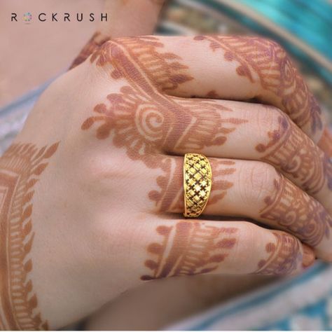 Engagement Ring Non Traditional, Latest Gold Ring Designs, Gold Earrings For Kids, Unique Gold Jewelry Designs, Gold Finger Rings, Gold Jewels Design, Gold Bangles For Women, New Gold Jewellery Designs, Gold Earrings Models