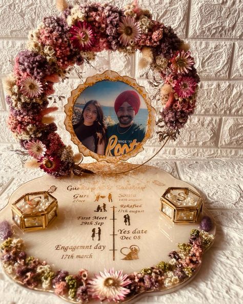 Resin art engagement trays for making your day special 🌷 Resin Art Canvas, Engagement Ring Platter, Wedding Hoop, Personalized Wedding Decor, Flower Alphabet, Handcrafted Gifts, Resin Design, Hair Adornments, Personalized Art